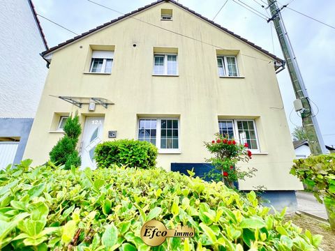 Dieses charmante Haus mit 119 m2 Wohnfläche und vielem mehr befindet sich in Village-Neuf und ist ideal für eine Familie, die Komfort und Platz sucht. Das Erdgeschoss empfängt Sie mit einem großen hellen Wohnzimmer, einer funktionalen separaten Küche...