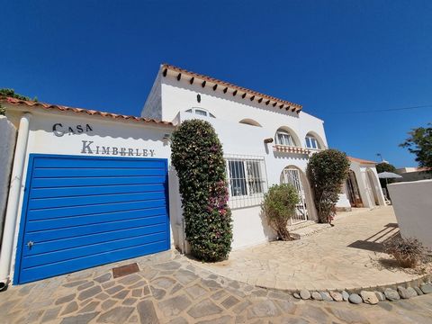 Spanish Property Choice are delighted to offer you this spacious, detached, three bedroom, three bathroom villa located in the beautiful popular coastal resort of Mojacar Playa The villa is just 350 metres to the beachfront, local amenities, bars, an...