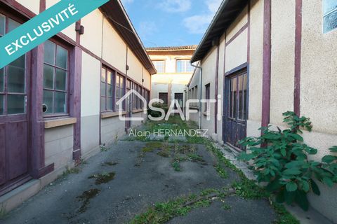 À Vendre – Ensemble immobilier proche du centre de Martres-Tolosane - 46 000 € Découvrez cet ensemble immobilier unique, idéalement situé à deux pas du centre-ville de Martres-Tolosane, dans un quartier calme et à proximité immédiate de la gare.ainsi...