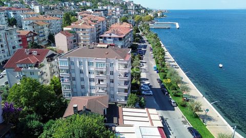 Apartamento espacioso y elegante de 4 dormitorios en Kocaeli Gölcük Kocaeli es una ciudad muy preferida para vivir por su belleza natural, su vida urbana desarrollada y su proximidad a Estambul. La región de Değirmendere, con su atmósfera tranquila y...