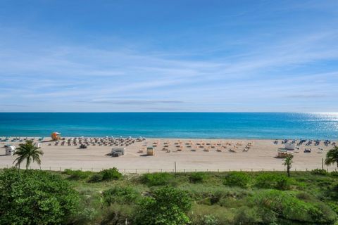 Le pied-à-terre parfait en bord de mer existe et est maintenant là pour vous. Lorsque vous descendez de votre ascenseur privé, l’océan Atlantique vous accueille immédiatement dans cette spacieuse résidence à flux est/ouest avec des terrasses face à l...