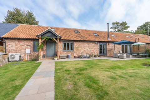 A seamless blend of the old and the new, character and contemporary, this barn is beautifully finished, welcoming and comfortable. With a high specification and great attention to detail, everything is ready and waiting for you here, with no work nee...