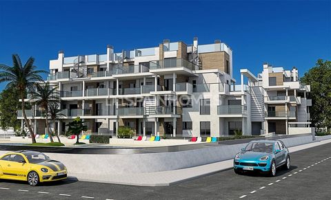 Pisos en Complejo con Piscina Cerca de la Playa en Denia Alicante Los pisos de 2 y 3 dormitorios cuentan con cocina americana, salón, baño, baño en suite y trastero. La sección de la sala de estar está enriquecida con ventanas francesas que invitan a...