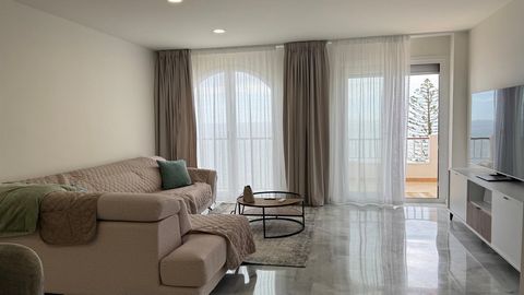 Este impresionante apartamento está situado en primera línea de playa en la codiciada zona de Casares, ofreciendo una opción ideal tanto para estancias cortas como largas. Situada en la segunda planta, la propiedad cuenta con 127 m² de espacio habita...