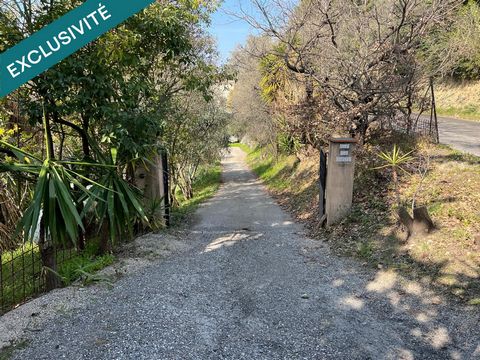 Belle maison à la campagne dans le prestigieux quartier de BELLET, en bon état, terrain de plus de 10.000 m, salon, salle à manger, 3 chambres, cuisine, 2 salle de bains, garages, cave, terrasses.
