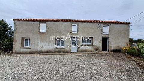 Ensemble immobilier : Maison + grange + 5 hangars + 2 terrains constructibles + dépendances