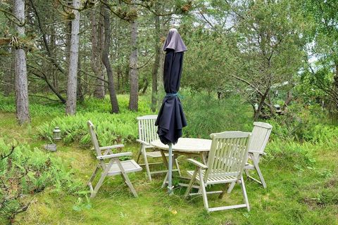 This charming holiday home is scenically located on a 1600 m² heathland plot in the sought-after Yderby Lyng cottage area - just a short walk from the water. The house is ideal for those seeking peace, nature and comfort in cozy surroundings. Living ...