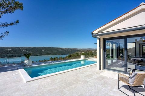 Beautiful villa in Rabac area, cca. 1 km from the sea, with amazing sea views and wonderful peaceful atmosphere! For sale near Rabac and Labin is a beautiful 150 m2 house with a swimming pool and sea views, set on a spacious 1,943 m2 plot. This prope...