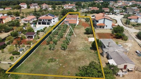 ID CODE: ALG-2910 Marijana Budimir Agent s licencom Mob: +385 95 363 1893 Tel: +385 52 204 933 E-mail: marijana@alphaluxegroup.com https://alphaluxegroup.com Robert Budimir Agent s licencom Mob: +385 95 363 1892 Tel: +385 52 204 933 E-mail: robert@al...