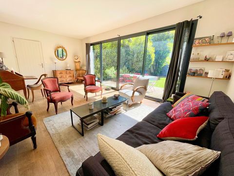 Maison à vendre 6 pièces VERSAILLES (78) avec jardin
