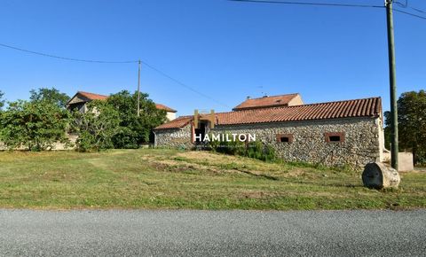 ANCIEN CORPS DE FERME RÉNOVÉ AVEC PISCINE, DEUX GRANGES AMÉNAGEABLES ET DÉPENDANCES