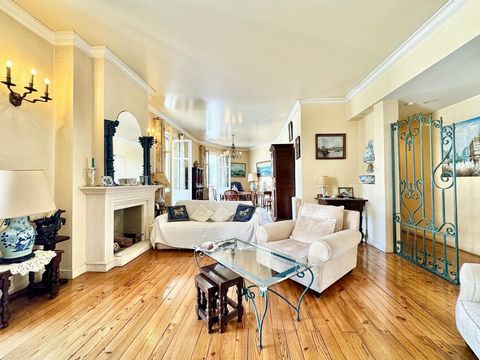 Bien d'exception à deux pas de la Grande Plage  142 m² de charme et d'élégance