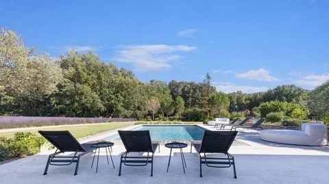Dpt Vaucluse (84), à vendre GORDES propriété de 465 m2 en pierre avec 11 chambres sur près de 5 ha
