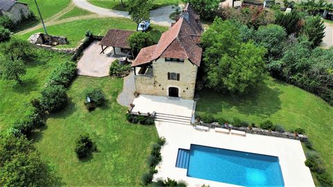 Vallée du Lot maison de caractère en pierre avec piscine