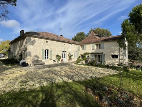 ELEGANTE MAISON GASCONNE AVEC MAISON D'AMIS INDEPENDANTE