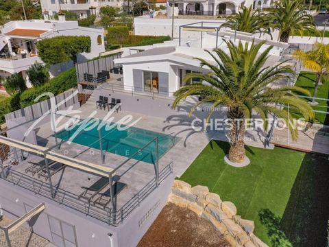 This beautifully modernized villa, situated on a spacious 1200m² plot, features three bedrooms and a large 10x5m private pool with Roman steps. Located within just 1000 meters of Fonta Santa's stunning beach, this property is also within walking dist...