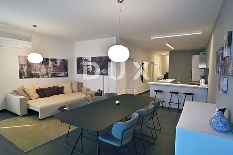 OPATIJA, LOVRAN - exclusief appartement op 50 m van de zee. Een exclusief appartement in Lovran staat te koop, op slechts 50 meter van de zee, gelegen in een moderne villa met in totaal zes wooneenheden. Dit elegante pand is een ideale kans voor iede...
