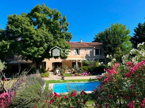 Mas de caractère T9, piscine et dépendances