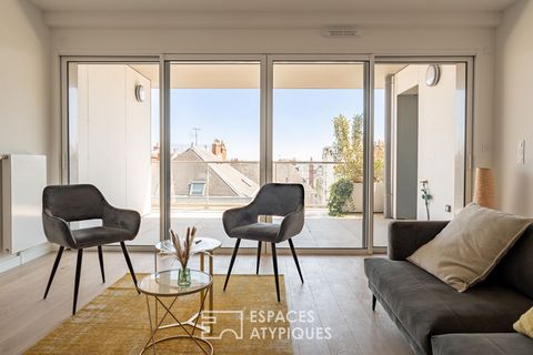 Located in the city center of Le Mans, this new luxury apartment has a generous surface area of 125 m2, extended by a magnificent terrace of about 15 m2, a real natural extension of the living space. Nestled in a building with resolutely contemporary...