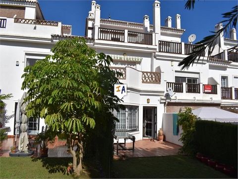 MAGNIFICENT TOWNHOUSE LOCATED IN A POPULAR GOLF COURSE IN ALHAURIN DE LA TORRE JUST 20 MINUTES FROM THE AIRPORT AND THE COAST. THE HOUSE IS IN AN UNBEATABLE CONDITION AND IS DISTRIBUTED IN THREE FLOORS. THE GROUND FLOOR WITH CLOSED GARAGE AND OFFICE,...