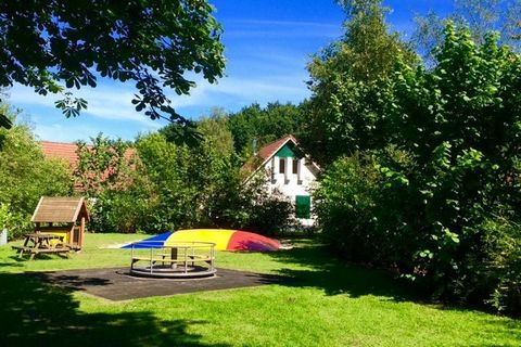 These comfortably furnished detached bungalows are spread out over the Drentse Wold holiday park. You have the choice of three different types, a 4-5 pers. variant with sauna and solarium (NL-9423-06), a 6-pers. standard bungalow (NL-9423-07) or a 6-...