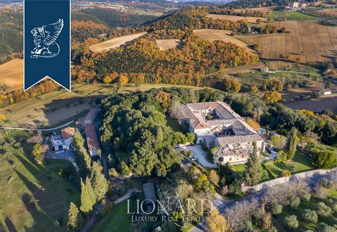 This prestigious historical villa for sale is framed by the stunning Umbrian countryside. The property was originally a Franciscan convent, then converted into a home by one of the most important Italian noble families. A part of the estate dates bac...