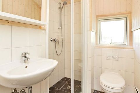 Danish holiday home located in Holiday Vital Resort's beautifully landscaped dune landscape approx. 500 m from the wide sandy beach of Großenbrode. Two bathrooms, one also with whirlpool and sauna, make it easy to get the logistics going up, even on ...