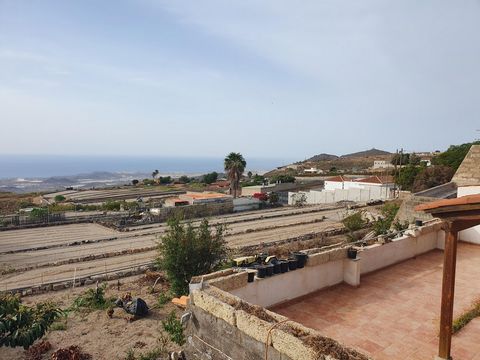 Something for those who are looking for a more traditional way of living. Located in the popular town of San Miguel, this rustic style house offers the quieter rural lifestyle living and mixing with the locals. A traditional style property that has t...