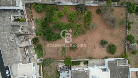 CALIMERA - LECCE - SALENTO In Calimera, a few steps from its charming historic centre, we offer for sale a large building plot of land of about 3,000 sqm. There is already a project on the land which provides for a maximum achievable volume of 13,300...