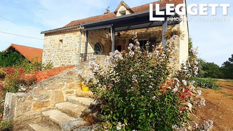 A24595MAL46 - Beautiful renovated 130 m² stone house and charming 42 m² house on 1430 m² of land with bread oven, in a hamlet, in a peaceful setting yet close to amenities. The main house comprises a pleasant 31 m² lounge/dining room with souillarde ...