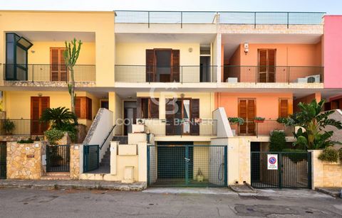 CASARANO - LECCE - SALENTO A few meters from the center of Casarano, and in a residential area characterized by a complex of terraced houses, we are pleased to offer for sale a small villa of approx. 120 sqm arranged on two main levels and a basement...