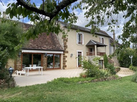 Don’t miss this rare opportunity to purchase this lovely property only seconds away from the central square in the popular village of Chaillac. This striking village house is immediately habitable, with large garden and lovely views, and outbuildings...