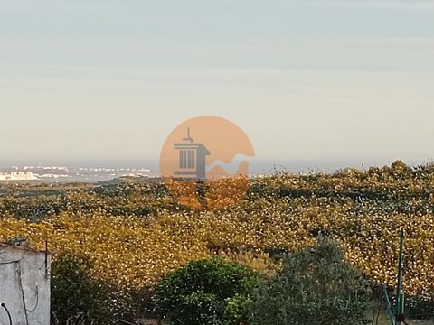 Urban land with 840 m2 in Portela Alta de Cima in Castro Marim - Algarve. Possibility of building up to 250 m2 plus garage plus swimming pool. Lake view and sea view. Unobstructed view of the Serra Algarvia. Flat land with access to water. It has pub...