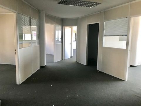A fantastic opportunity to own a spacious office located on the first floor of a prominent building in the heart of Paphos. This property boasts 5 rooms, providing ample space for various purposes, and comes equipped with 2 toilets for convenience. T...