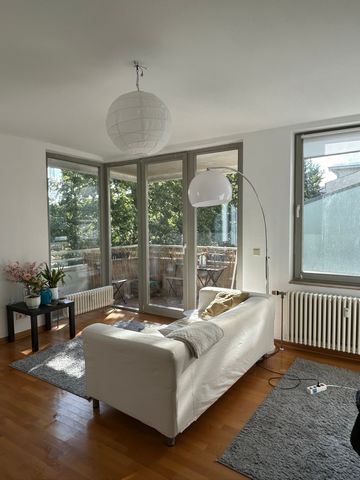 This modern and beautiful 2-room flat close to s Prenzlauer Alle offers an elegant and comfortable living experience. Featuring a spacious living area, a sleek, fully-equipped kitchen, and a cozy bedroom, this home is designed with contemporary finis...