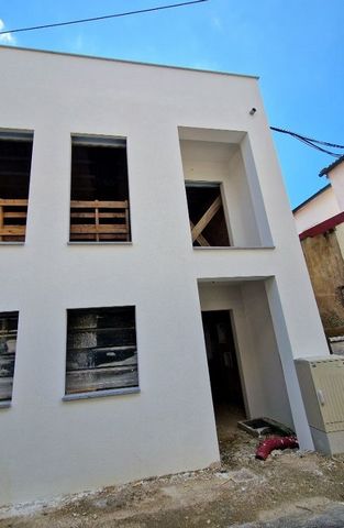 Appartement TO avec terrasse et barbecue. Superficie : Environ 47 m² Profitez d’un espace accueillant et fonctionnel Terrasse privative pour des moments de détente en plein air. Réservez votre visite dès maintenant, ne manquez pas cette opportunité d...