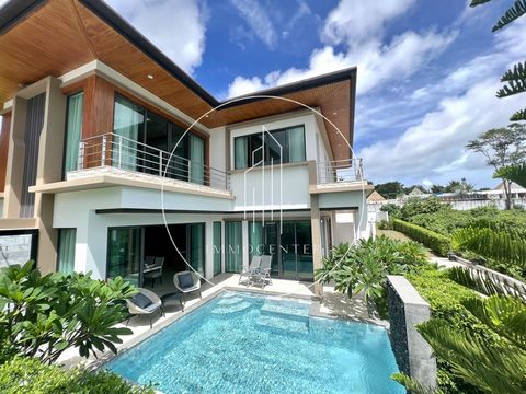 PHUKET A PASAK, modern villa with 3 bedrooms, 3 bathrooms, a living area of 245 M2 with kitchen and double living room and a plot area of 258 M2. It also has a large private outdoor pool and a luxurious jacuzzi. In addition, the project includes an e...