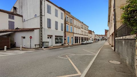 Dpt Lot et Garonne (47), à vendre VILLENEUVE SUR LOT immeuble