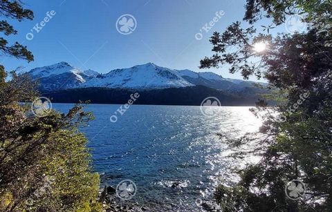 Lage: Route 40, Gutierrez-See, Bariloche, Lindero mit Cabañas La Farola, Straße zwischen L. Guiterrez und L. Mascardi, mit sehr guter Anbindung über die asphaltierte Route 40 und dann eine Straße, die das Gelände erreicht. Das Gelände ist zum Ufer de...