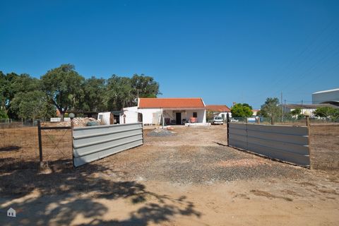 Located in Santiago do Cacém. Property Features: Location: Foros do Locário, municipality of Santiago do Cacém, Portugal Total Land Area: 3014 m2 Total Housing Area: 65 m2 Land: flat and fenced land with fruit trees and good conditions for vegetable ...