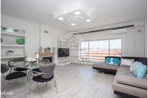 Apartamento de 5 Assoalhadas em Santo André, Barreiro Descubra o seu novo lar neste apartamento deslumbrante de 5 assoalhadas, situado na cobiçada área de Santo André, Barreiro. Com uma luminosidade incrível e acabamentos de alta qualidade, este imóv...