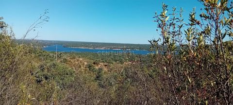 Em pleno coração da Vila pitoresca de Montargil, conhecida pela belíssima Barragem, encontra este terreno rústico de 7,975 m2 caraterizado pela cultura de sobreiros na sua maioria, com a possibilidade de usufruir da recolha da cortiça e beneficiar da...