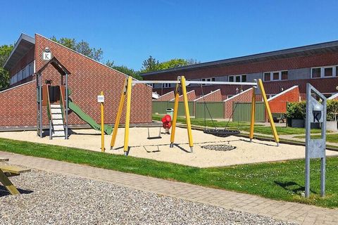 Bork Havn Feriecenter Maisons de vacances confortables sur 2 étages avec terrasse privée. Tennis de table, billard, bain à remous et bain turc sont quelques-unes des installations que nous pouvons offrir. Le centre de vacances est entouré d'une zone ...