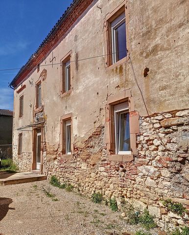 Au Garric, au calme et à 12mn de l'entrée d'Albi, grande maison des années 1860 de 5 pièces. Ce bien atypique offre sur la partie rénovée en rez-de-chaussée une grande pièce de vie avec sa cuisine équipée, un espace buanderie, une salle de bain avec ...