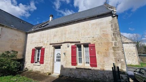 EXCLUSIVE Between Soissons and Compiègne, in a village close to shops and schools. Freestone house to renovate. With a surface area of approximately 90m2, it is composed of an entrance, double living room, kitchen, toilet, shower room, landing and 3 ...