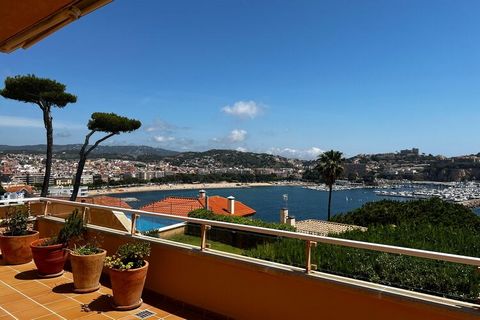 Located in Sant Feliu de Guíxols, this superb apartment is perfect for a family getaway. With 2 bedrooms, this home can accommodate up to 4 guests. It has a shared swimming pool where you can enjoy a day at the poolside. Take the beautiful coastal wa...