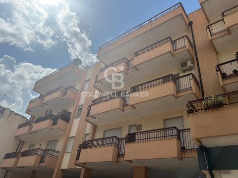 Apartment in Galatina - Via Bari In a very central area of Galatina, we offer for sale a bright apartment located on the 3rd floor of a small condominium with a lift. The property, in good condition, is ideal both as an investment and for young coupl...