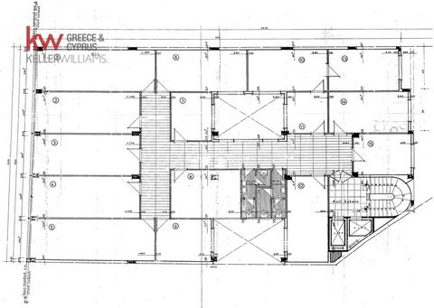 Se vende exclusivamente desde nuestra oficina, local comercial en el 4º piso en un edificio en el centro de Atenas que es una oportunidad de inversión. La primera planta consta de 15 oficinas y 2 aseos con un tamaño total de 340 m² y la superficie to...