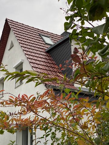 * ruhige und grüne Nachbarschaft in der Nähe des Klinikums 