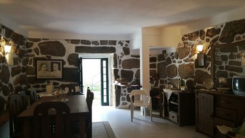 Dão is a charming and welcoming area, where you can enjoy a relaxed and comfortable lifestyle in one of the most beautiful places in Portugal, ideal for those seeking tranquility and contact with nature. Upon entering this house, you are greeted by a...